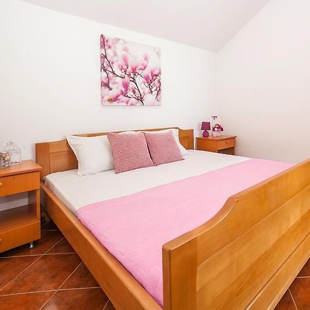 Apartments Elena Tivat Exterior photo