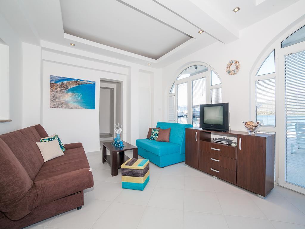 Apartments Elena Tivat Exterior photo