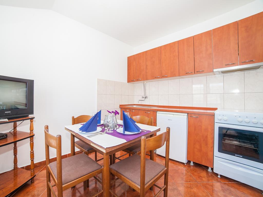 Apartments Elena Tivat Exterior photo