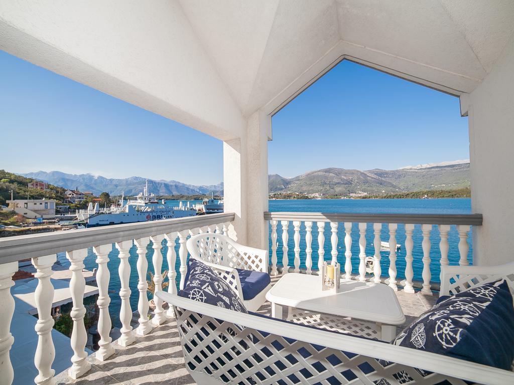 Apartments Elena Tivat Exterior photo